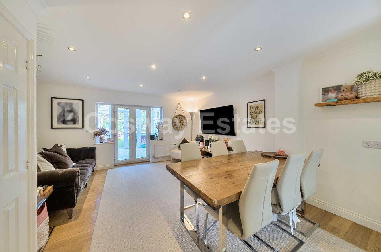 Bampton Drive, Mill Hill, NW7, London